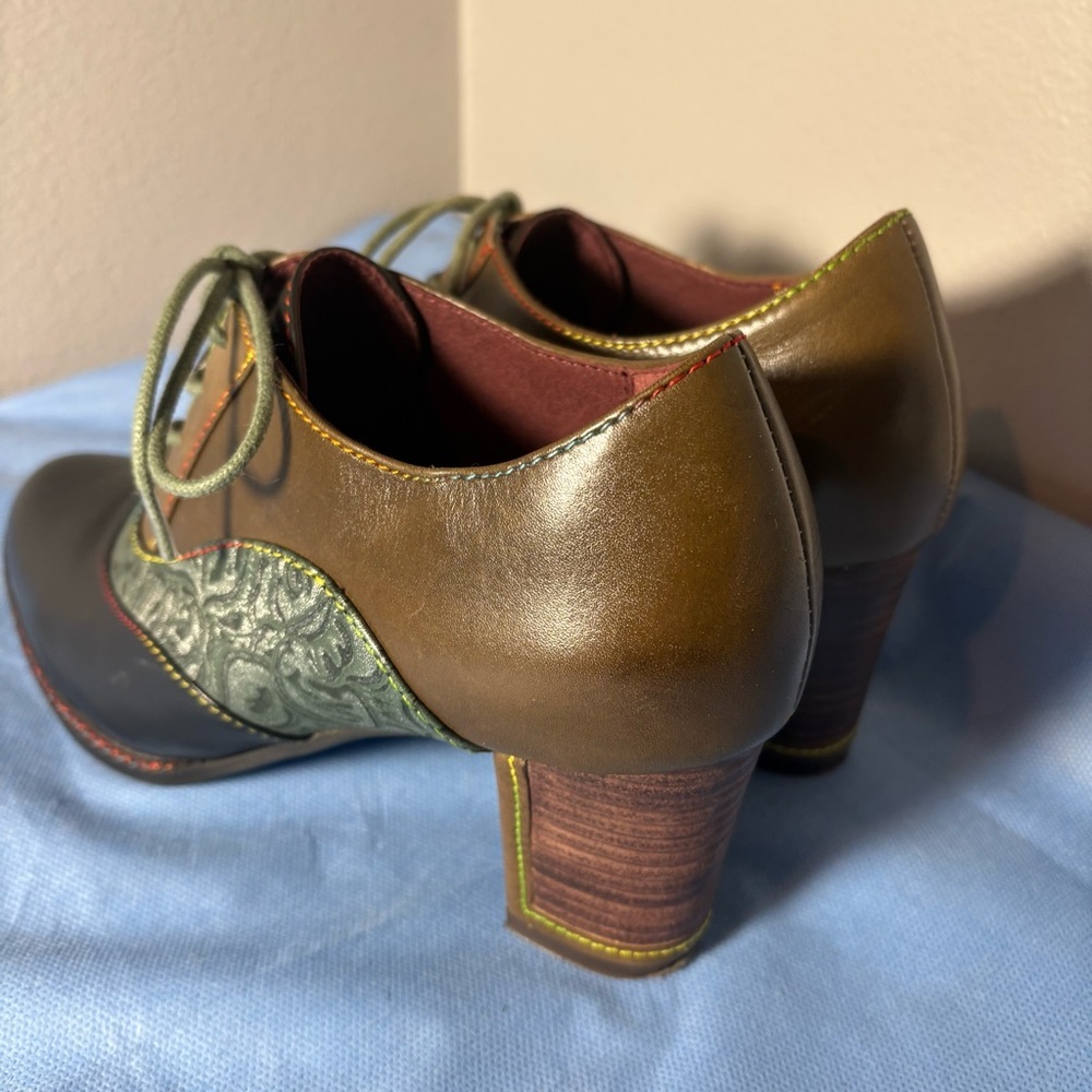 L’Artiste Lavada Bootie by spring step heeled Oxford, hand painted leather - Picture 7 of 16